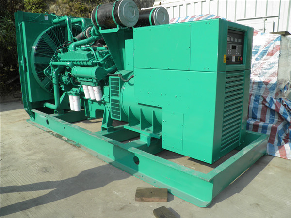 鹤城出租发电机 发电机组厂家：柴油发电机组的控制屏的作用是什么？