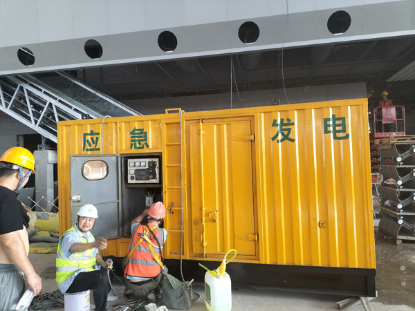 鹤城怎样判断空气滤清器是否需要更换？